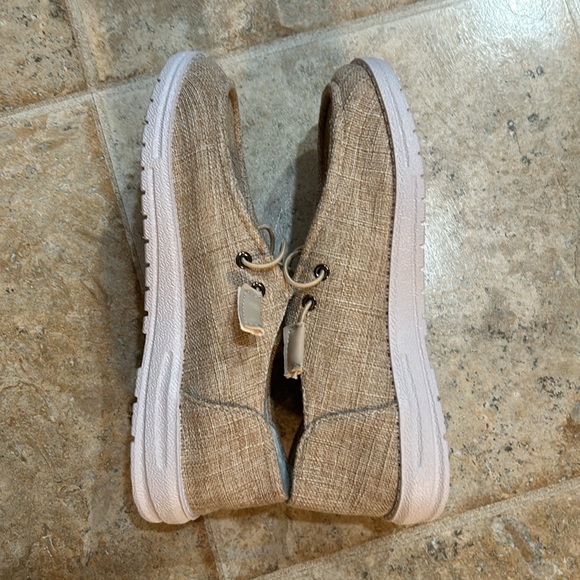 SLIP-ON SHOES (NWOT) - Picture 5 of 8